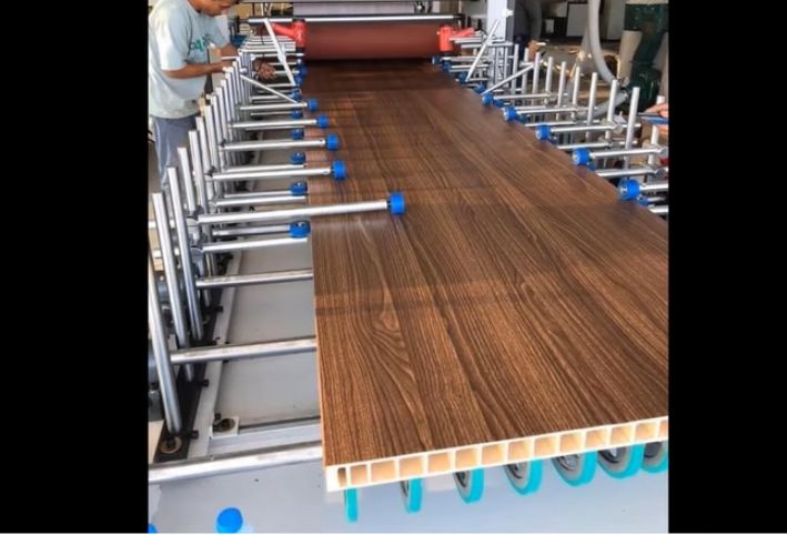KHẢ NĂNG CHỐNG MỐI MỌT CỦA CỬA COMPOSITE