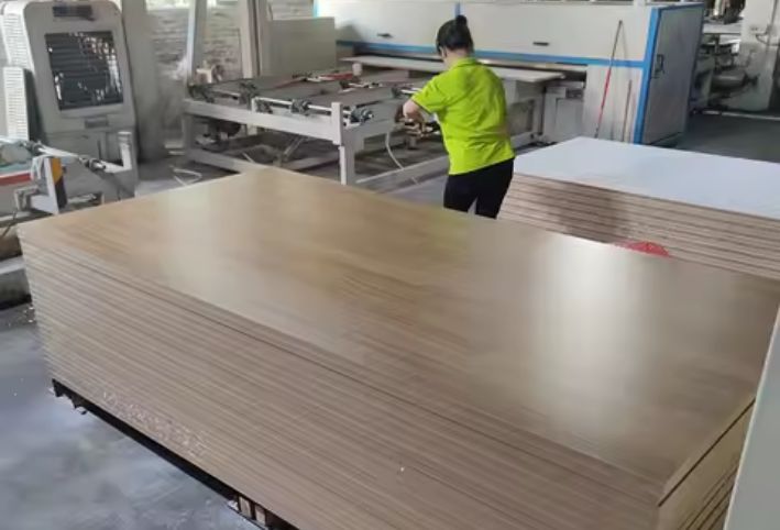 KINH NGHIỆM CHỌN CỬA COMPOSITE BỀN ĐẸP