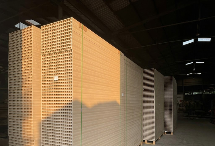 CÁCH PHÂN BIỆT CỬA COMPOSITE CHUẨN PHÔI DÀY