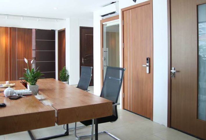 Lưu ý quan trọng khi mua cửa nhựa composite chuẩn an toàn
