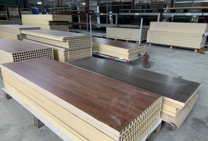 Thành phần của cửa nhựa composite có chứa chất độc hại không