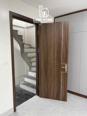 SO SÁNH ƯU NHƯỢC ĐIỂM CỬA NHỰA GIẢ GỖ